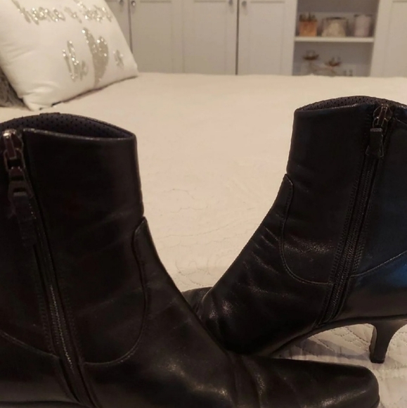 Prada boots - Picture 1 of 3